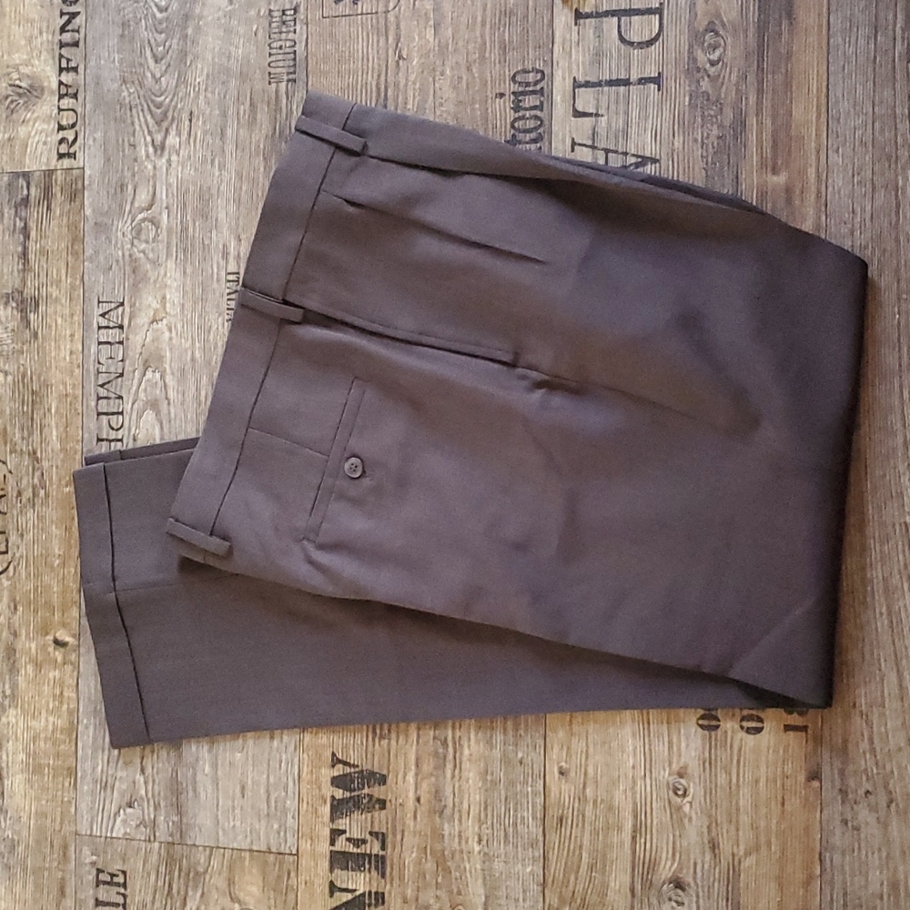 Haggar, classic fit, brown, dress pants, size 34/32